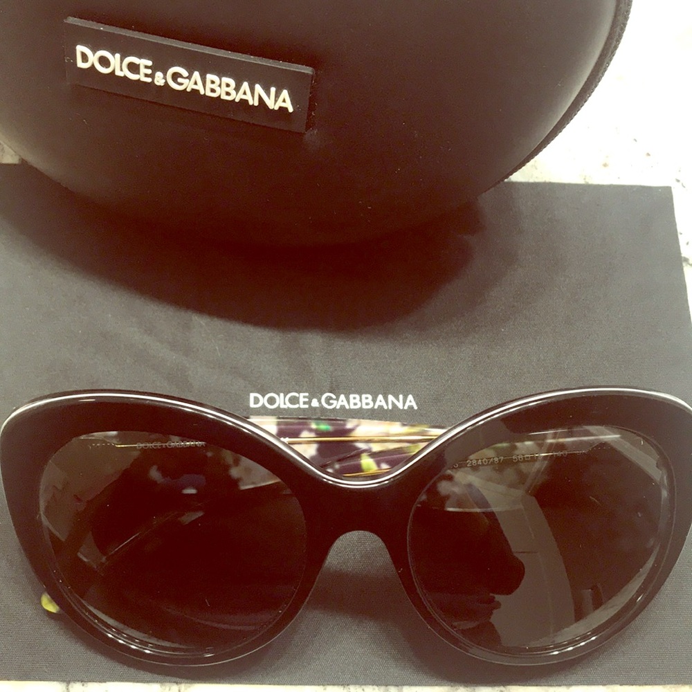 D&G sunglasses 🕶😎